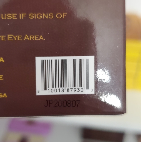 Juvia's Place The Chocolates Eyeshadow Palette - Picture 4 of 4